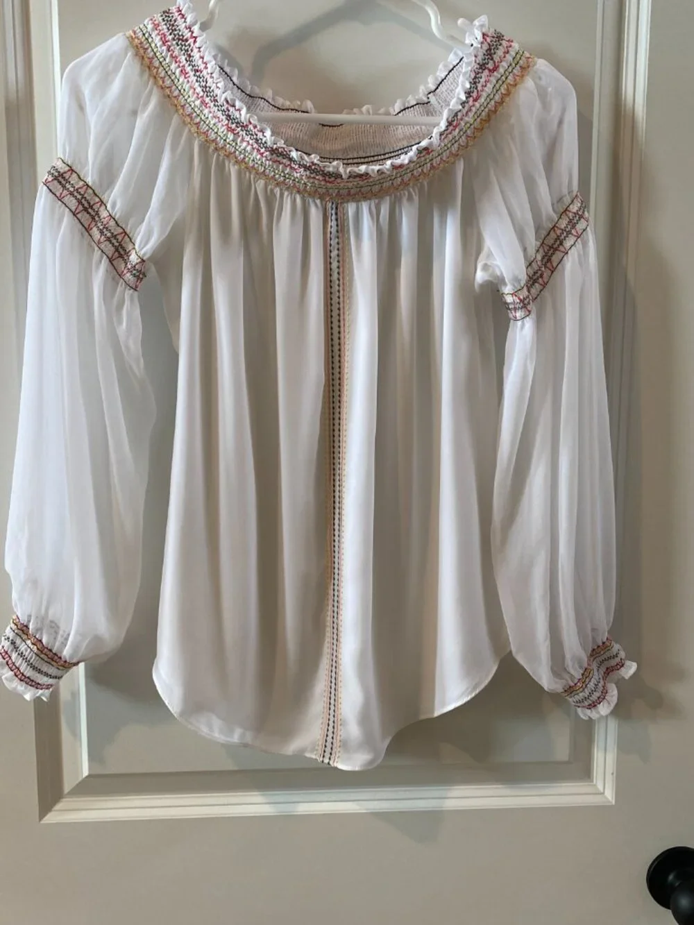 WHBM White Off Shoulder Smocked Peasant Top Size Medium - Picture 4 of 9